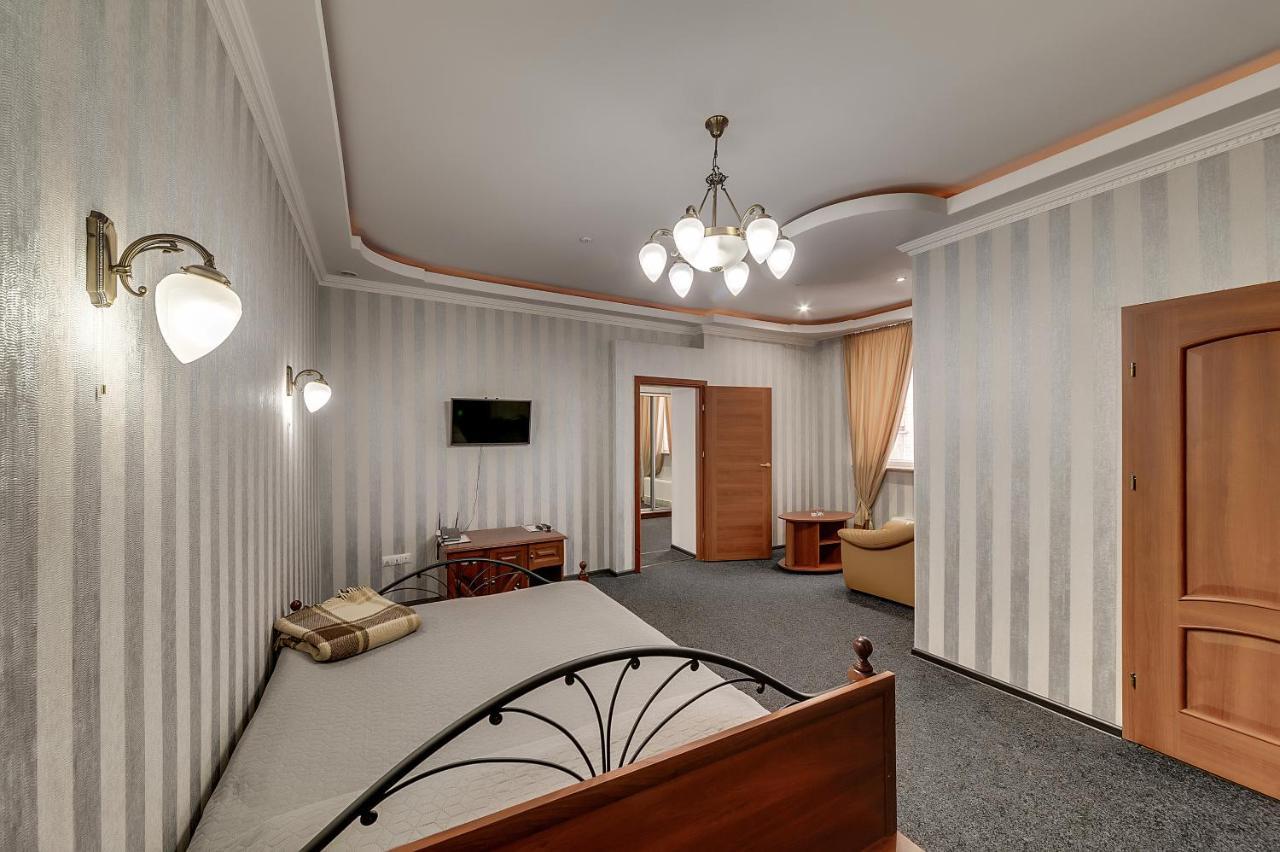 Soborniy Hotel Zaporizhia Exterior photo